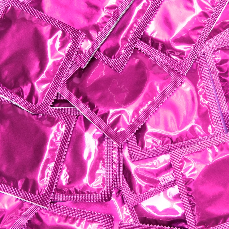 The benefits of using female condoms and how to use them correctly